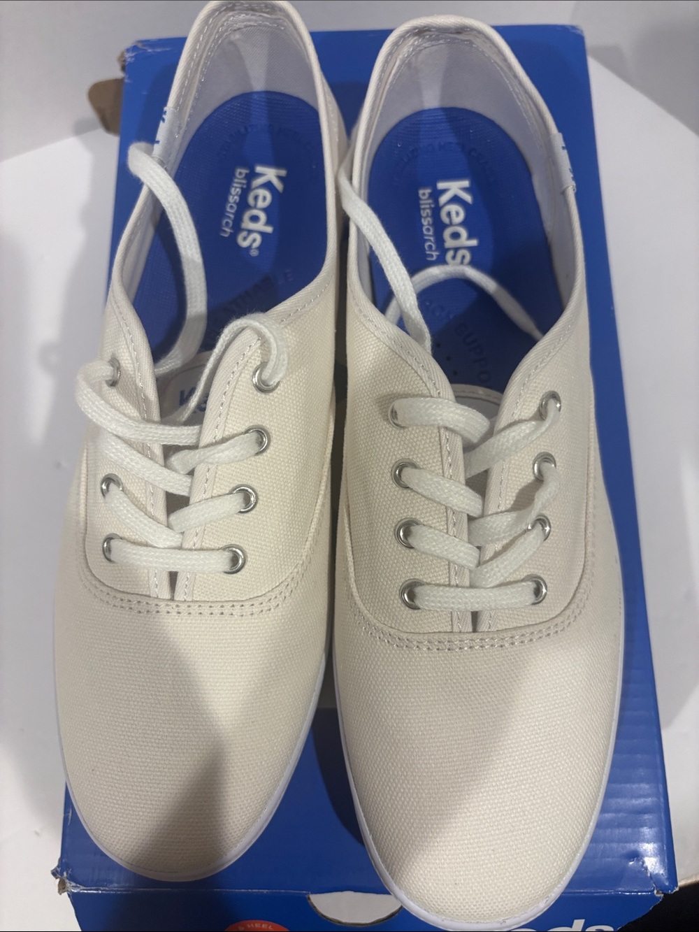 Keds women's size 8 white Canvas Lace-Up Sneakers with Blue Insoles brand new